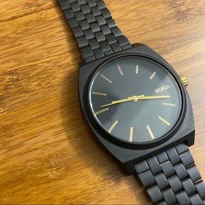 Nixon The Time Teller